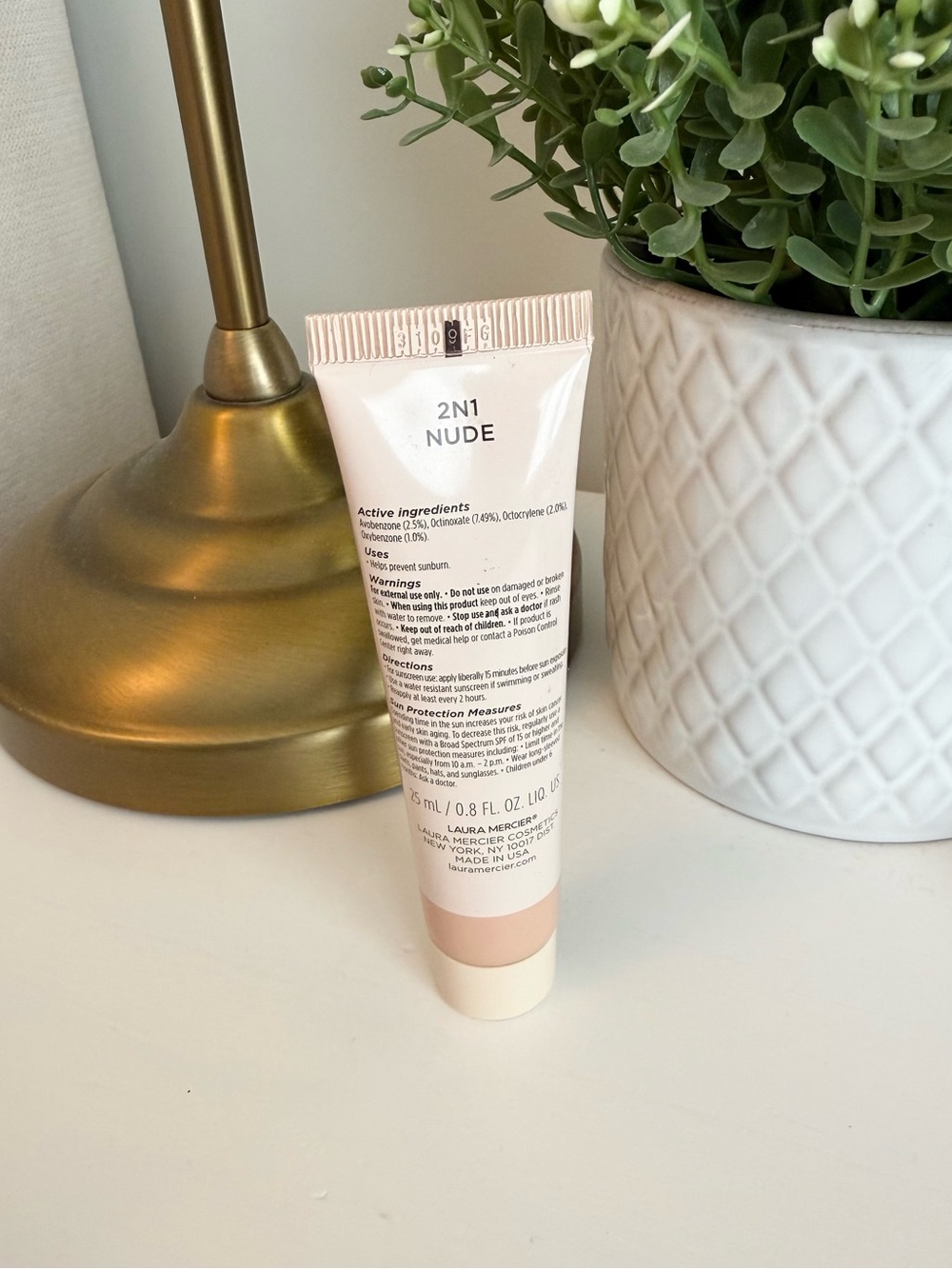 FREE w/any Purchase Laura Mercier Tinted Moisturizer 2N1 - Picture 2 of 11